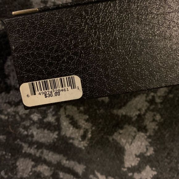 At Studio by Majestic “Botanical” - Picture 4 of 13